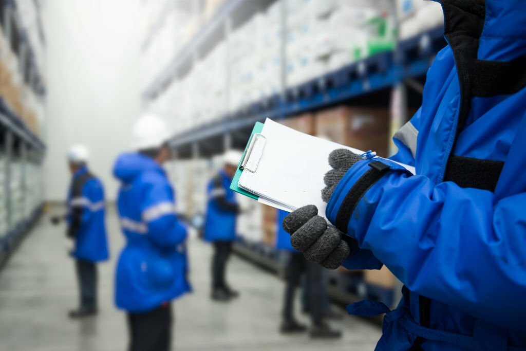 Добри практики на работното място през студените месеци